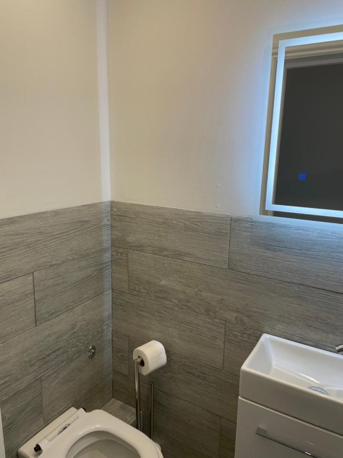 Glasgow Airport Apartments Пейсли Экстерьер фото