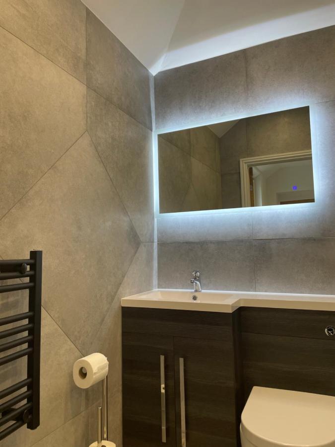 Glasgow Airport Apartments Пейсли Экстерьер фото