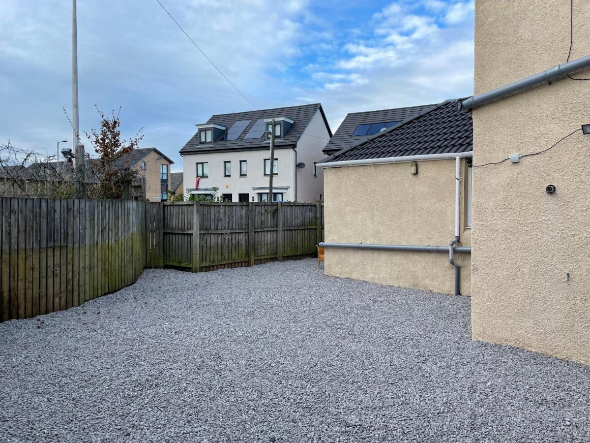Glasgow Airport Apartments Пейсли Экстерьер фото